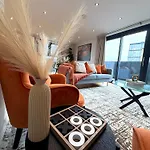 דירה Luxe Duplex Penthouse In Centre - Free Parking