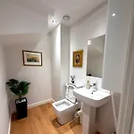 Luxe Duplex Penthouse In Centre - Free Parking * לידס