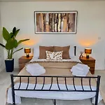 Luxe Duplex Penthouse In Centre - Free Parking דירה לידס