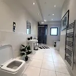 Luxe Duplex Penthouse In Centre - Free Parking לידס
