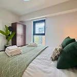 דירה Luxe Duplex Penthouse In Centre - Free Parking