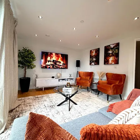 Luxe Duplex Penthouse In Centre - Free Parking Appartamento