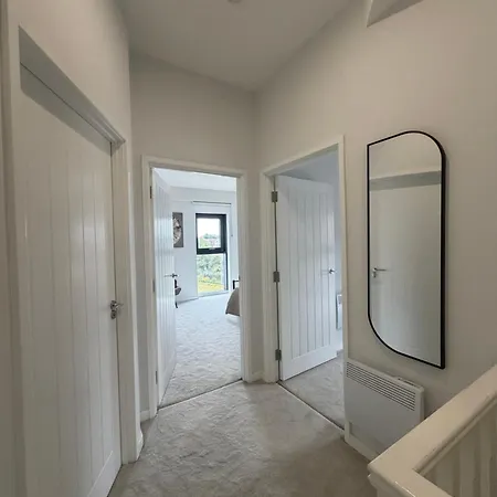 Luxe Duplex Penthouse In Centre - Free Parking Appartamento