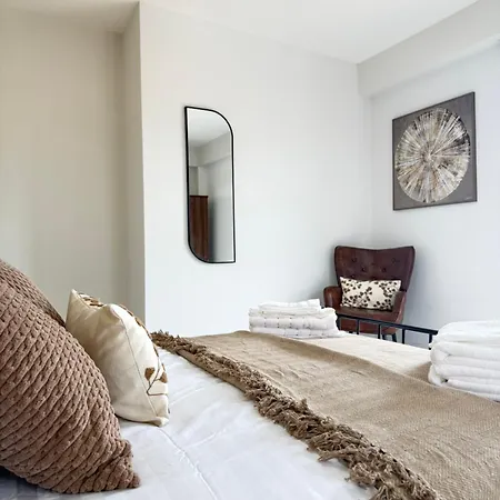 Luxe Duplex Penthouse In Centre - Free Parking Лідс