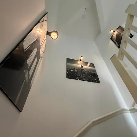 Luxe Duplex Penthouse In Centre - Free Parking Appartamento *