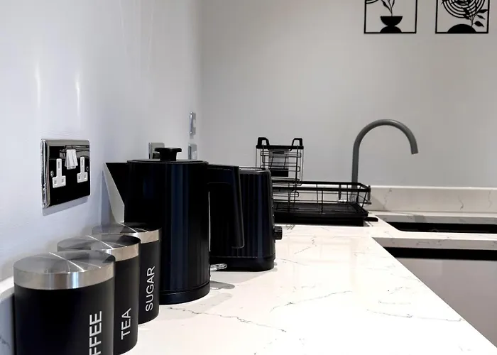 Luxe Duplex Penthouse In Centre - Free Parking Apartment *