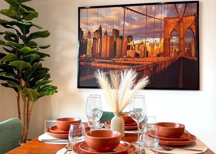 Luxe Duplex Penthouse In Centre - Free Parking 公寓