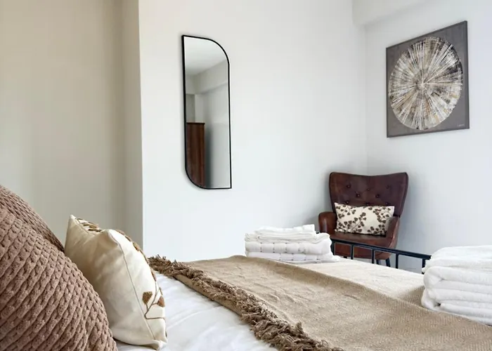 Luxe Duplex Penthouse In Centre - Free Parking 利兹