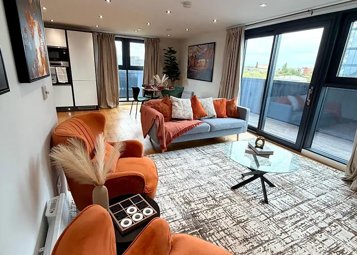 Luxe Duplex Penthouse In Centre - Free Parking 公寓 *